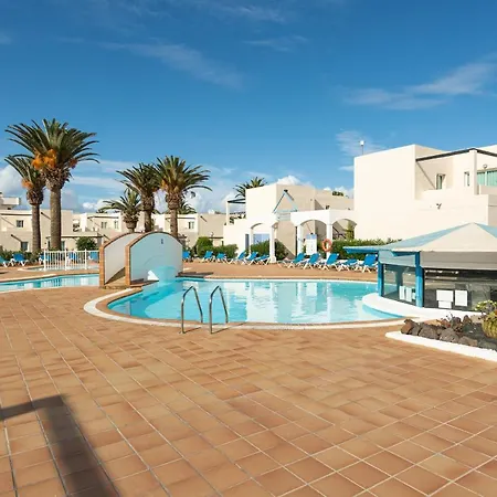 Homeforguest 13 Con Terraza Y Piscina En