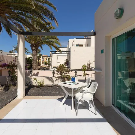 Homeforguest 13 Con Terraza Y Piscina En Appart hôtel Corralejo