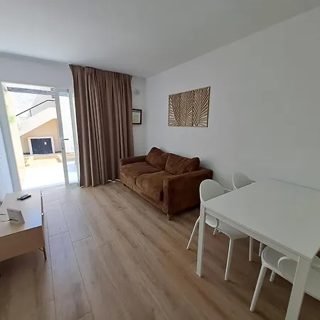 Homeforguest 13 Con Terraza Y Piscina En Aparthotel Corralejo