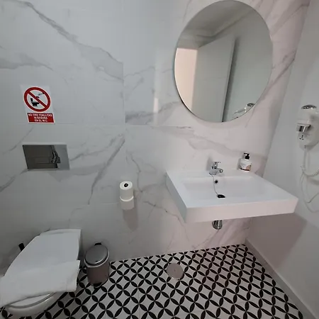 Aparthotel Homeforguest 13 Con Terraza Y Piscina En *