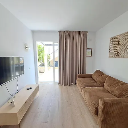 Homeforguest 13 Con Terraza Y Piscina En Corralejo