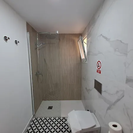 Aparthotel Homeforguest 13 Con Terraza Y Piscina En